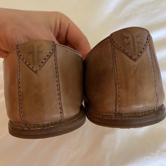 Frye Ember taupe flat size 8 - Picture 2 of 10